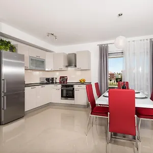 https://apartment-bingo.splithotels.org
